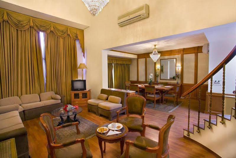 The Bmk Hotel Greater Kailash Delhi (National Capital Territory of India) Buitenkant foto