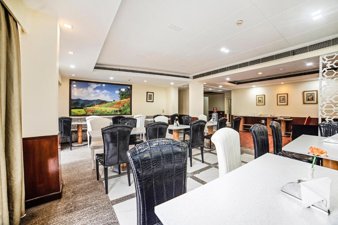 The Bmk Hotel Greater Kailash Delhi (National Capital Territory of India) Buitenkant foto